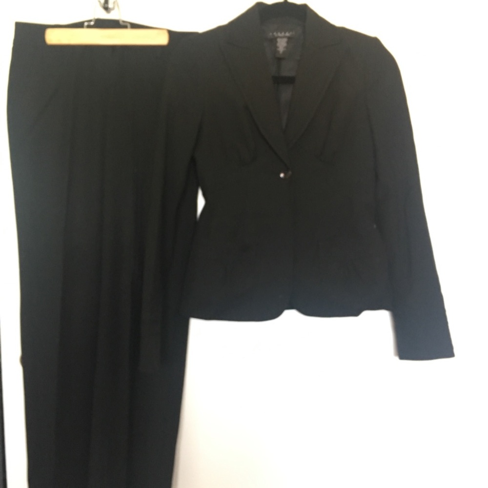 Pants suit